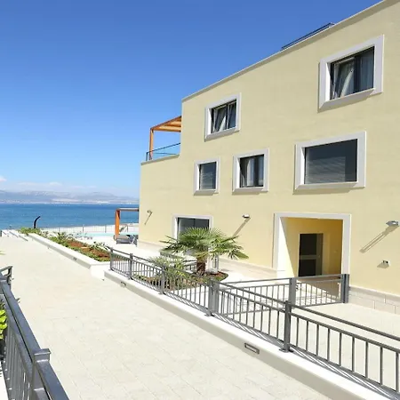 Beachfront Lemonade Ii